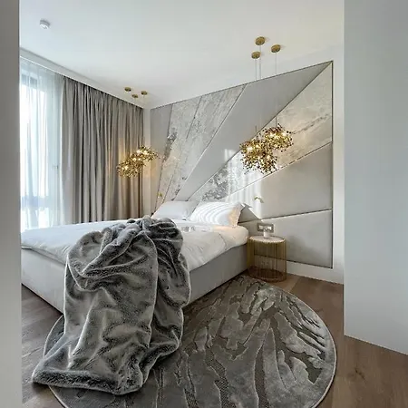 Luxury Gold 300m From The Apartament Sopot
